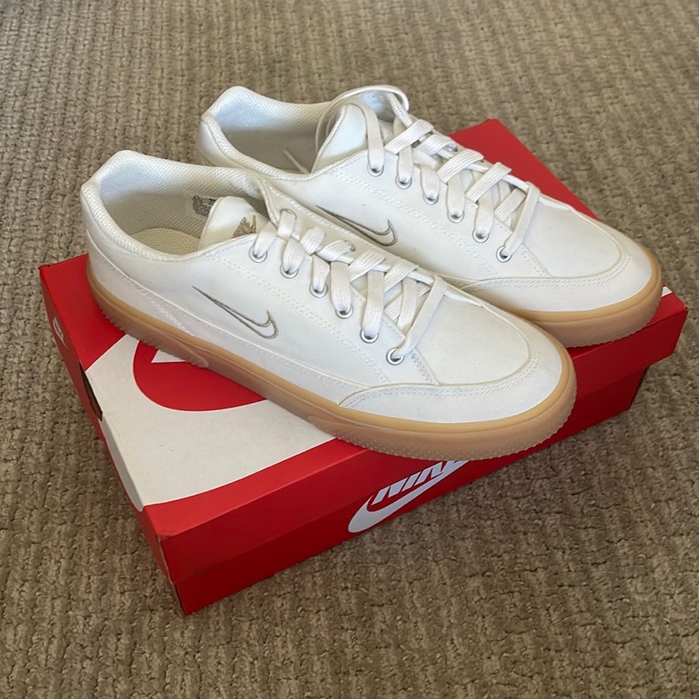 Brand new Nike gts 97